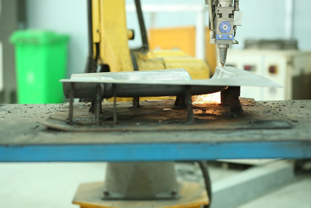 Debabrother automatisk fôringssystem som oppnår effektiv og presisjonstransport